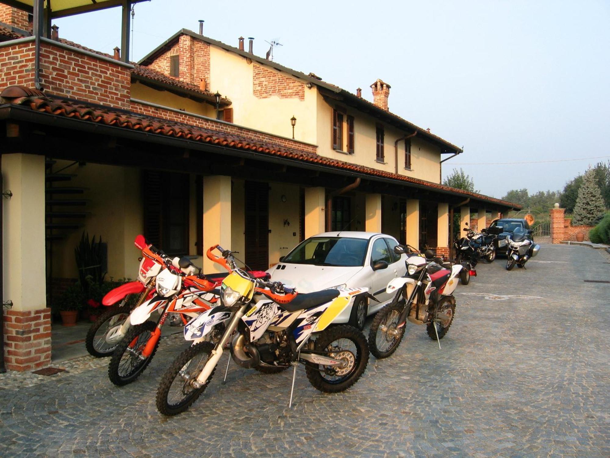 B&B Cascina Bellavista Tigliole Exterior foto